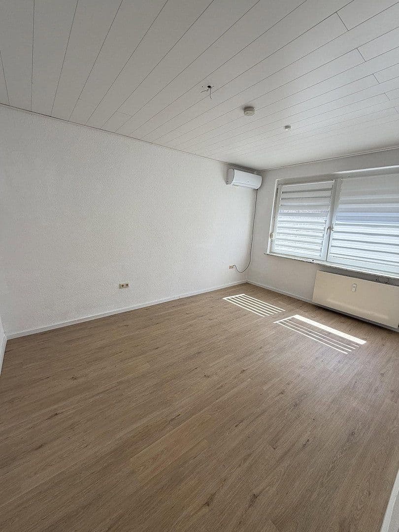 Pronájem domu 165 m², pozemek 225 m², Wielandstr. 4a, Worms, Porýní-Falc Pronájem domu 165 m², pozemek 225 m², Wielandstr. 4a, Worms, Porýní-Falc