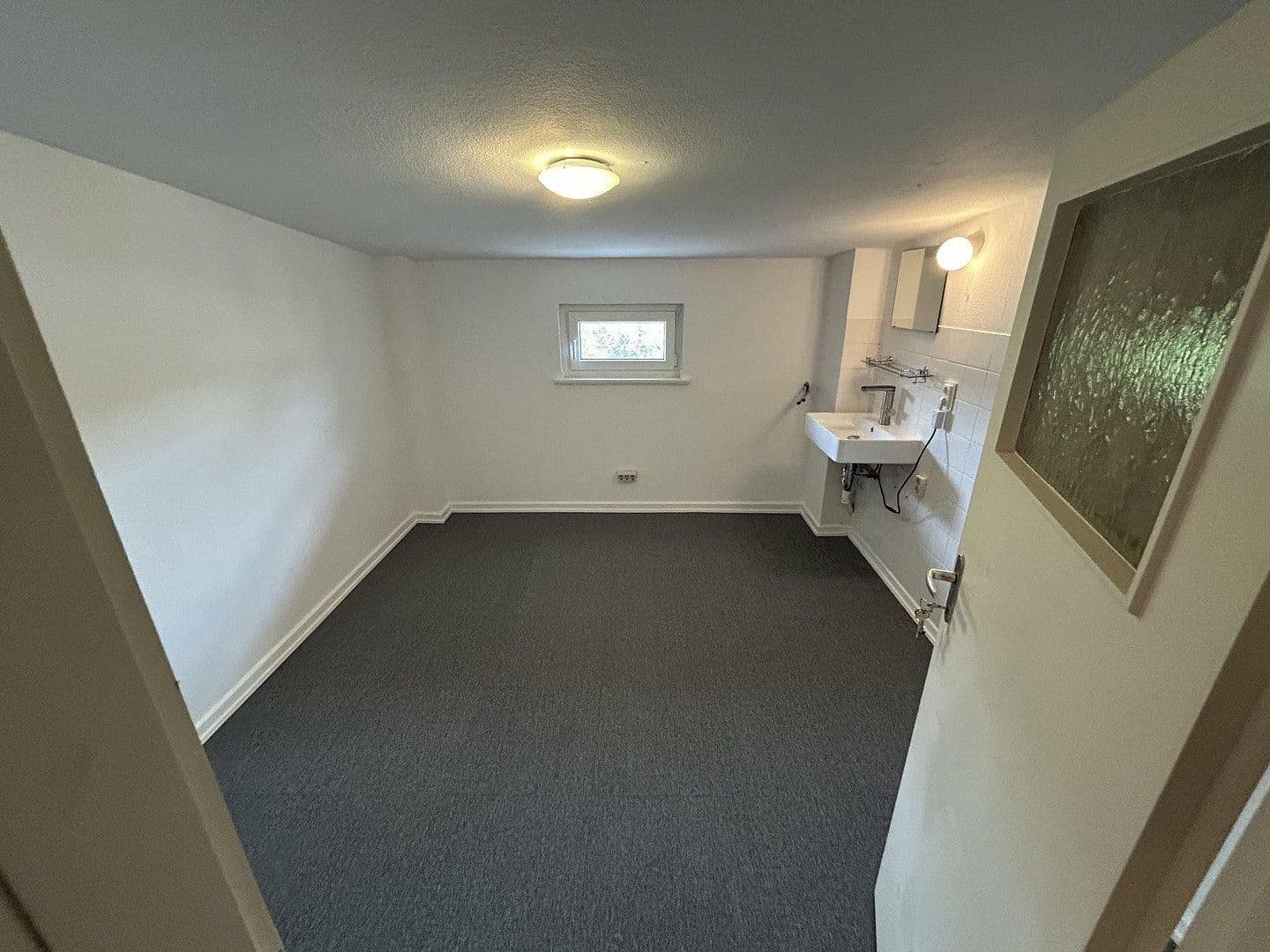 Pronájem bytu 3+1 80 m², Walter-vom-Rath-Str. 33, Frankfurt, Hessen Pronájem bytu 3+1 80 m², Walter-vom-Rath-Str. 33, Frankfurt, Hessen