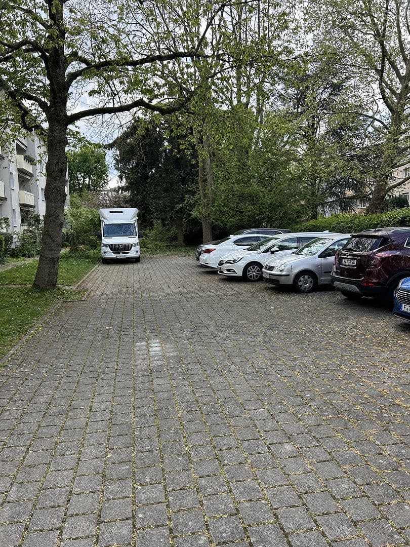 Pronájem bytu 3+1 80 m², Walter-vom-Rath-Str. 33, Frankfurt, Hessen Pronájem bytu 3+1 80 m², Walter-vom-Rath-Str. 33, Frankfurt, Hessen