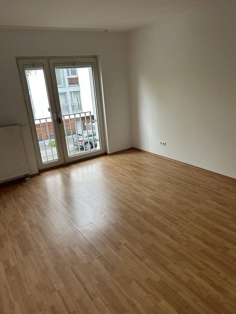 Pronájem bytu 3+1 80 m², Walter-vom-Rath-Str. 33, Frankfurt, Hessen Pronájem bytu 3+1 80 m², Walter-vom-Rath-Str. 33, Frankfurt, Hessen