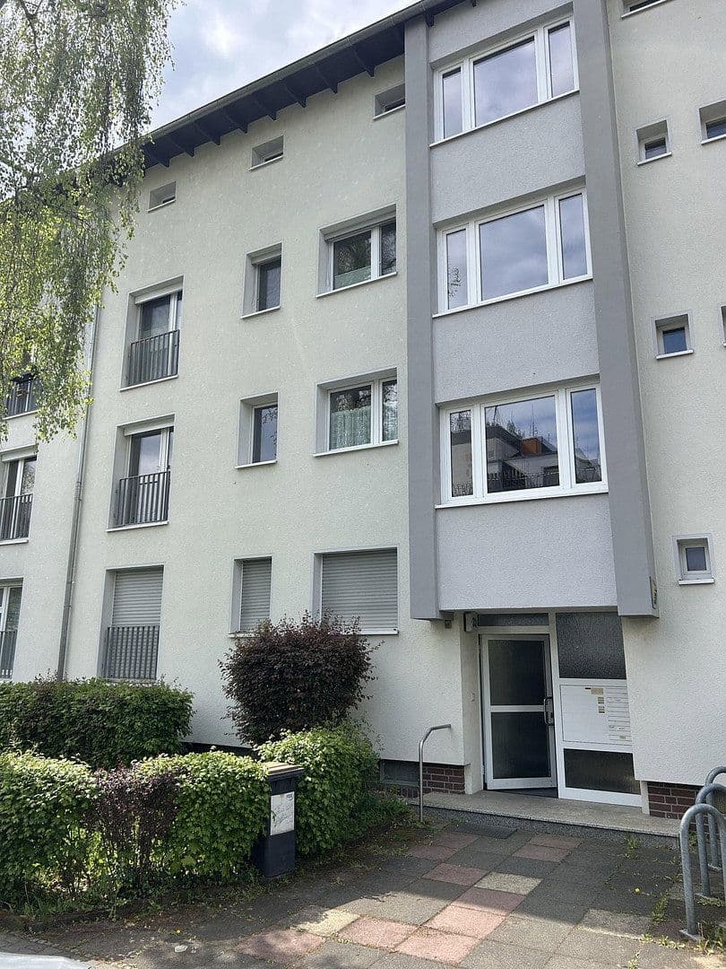 Pronájem bytu 3+1 80 m², Walter-vom-Rath-Str. 33, Frankfurt, Hessen Pronájem bytu 3+1 80 m², Walter-vom-Rath-Str. 33, Frankfurt, Hessen