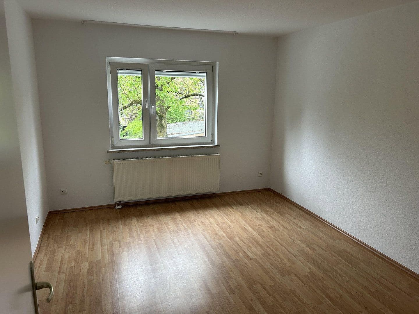Pronájem bytu 3+1 80 m², Walter-vom-Rath-Str. 33, Frankfurt, Hessen Pronájem bytu 3+1 80 m², Walter-vom-Rath-Str. 33, Frankfurt, Hessen