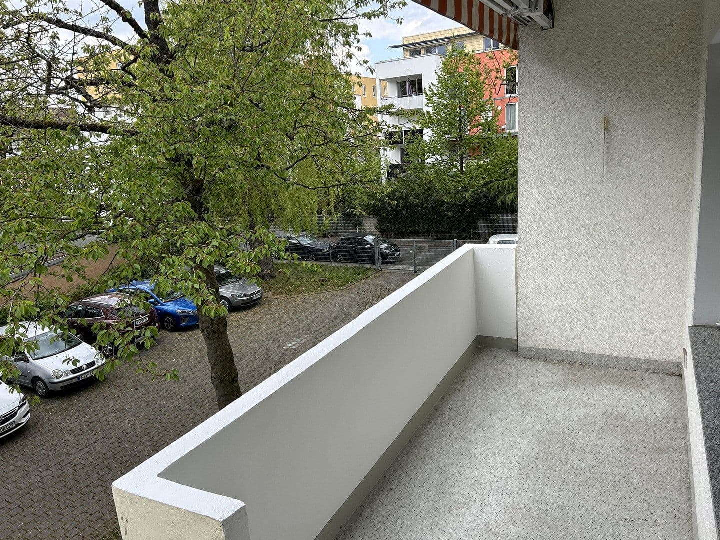 Pronájem bytu 3+1 80 m², Walter-vom-Rath-Str. 33, Frankfurt, Hessen Pronájem bytu 3+1 80 m², Walter-vom-Rath-Str. 33, Frankfurt, Hessen