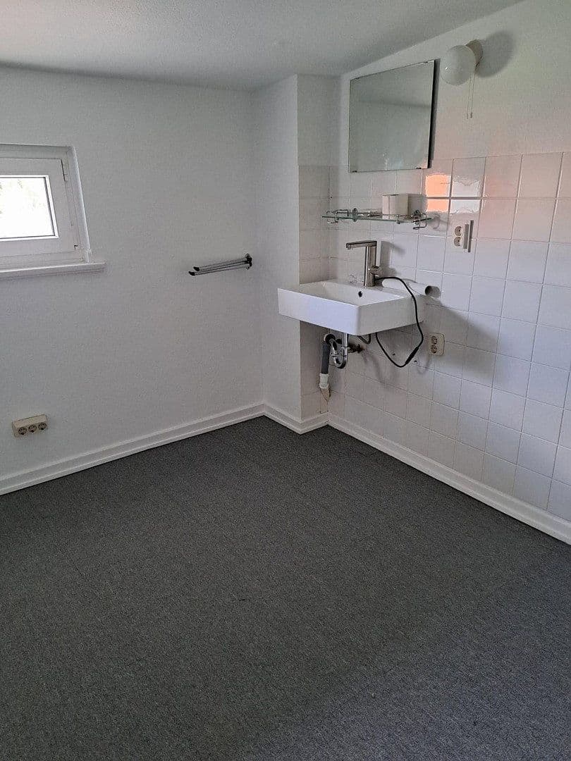 Pronájem bytu 3+1 80 m², Walter-vom-Rath-Str. 33, Frankfurt, Hessen Pronájem bytu 3+1 80 m², Walter-vom-Rath-Str. 33, Frankfurt, Hessen