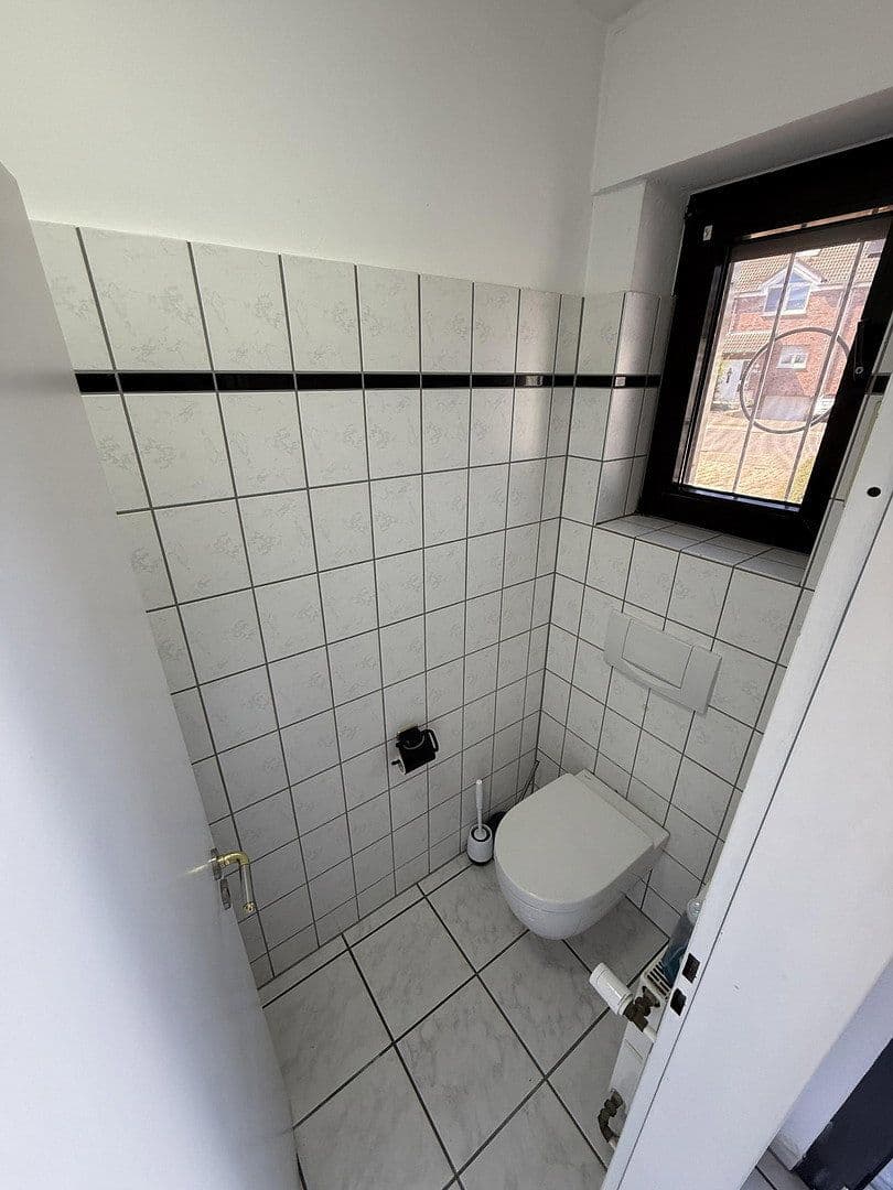 Prodej domu 134 m², pozemek 270 m², Viersener Str. 155A, Willich, Severní Porýní-Vestfálsko Prodej domu 134 m², pozemek 270 m², Viersener Str. 155A, Willich, Severní Porýní-Vestfálsko
