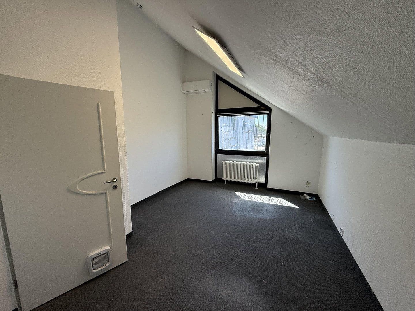 Prodej domu 134 m², pozemek 270 m², Viersener Str. 155A, Willich, Severní Porýní-Vestfálsko Prodej domu 134 m², pozemek 270 m², Viersener Str. 155A, Willich, Severní Porýní-Vestfálsko