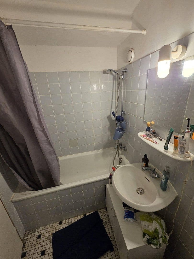 Pronájem bytu 1+1 40 m², Luxemburgerstraße 124-136, Köln, Severní Porýní-Vestfálsko Pronájem bytu 1+1 40 m², Luxemburgerstraße 124-136, Köln, Severní Porýní-Vestfálsko