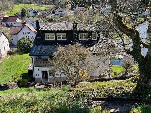 Prodej domu 160 m², pozemek 976 m², Schönbrunn, Bádensko-Württembersko Prodej domu 160 m², pozemek 976 m², Schönbrunn, Bádensko-Württembersko