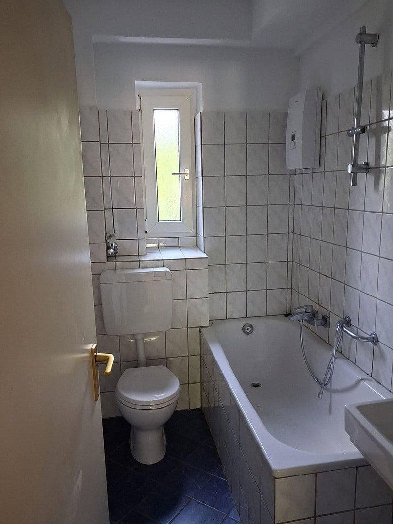 Pronájem bytu 3+1 70 m², Kölner Straße 137, Leverkusen, Severní Porýní-Vestfálsko Pronájem bytu 3+1 70 m², Kölner Straße 137, Leverkusen, Severní Porýní-Vestfálsko