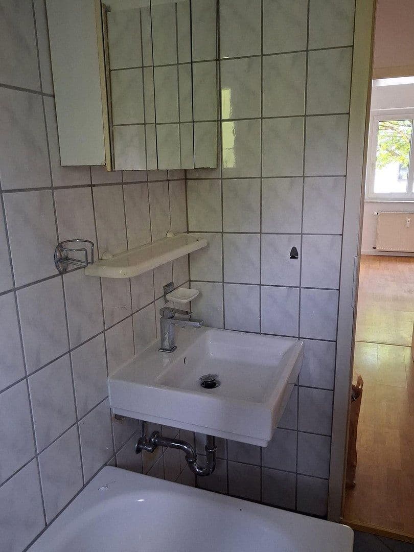 Pronájem bytu 3+1 70 m², Kölner Straße 137, Leverkusen, Severní Porýní-Vestfálsko Pronájem bytu 3+1 70 m², Kölner Straße 137, Leverkusen, Severní Porýní-Vestfálsko