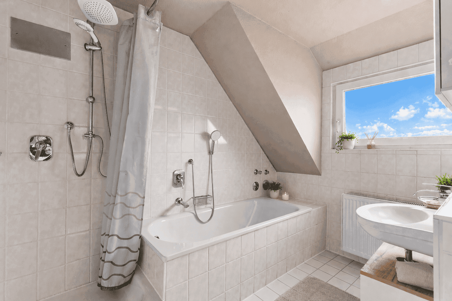 Pronájem bytu 4+1 102 m², Tailfinger Strasse 1, Albstadt, Bádensko-Württembersko Pronájem bytu 4+1 102 m², Tailfinger Strasse 1, Albstadt, Bádensko-Württembersko