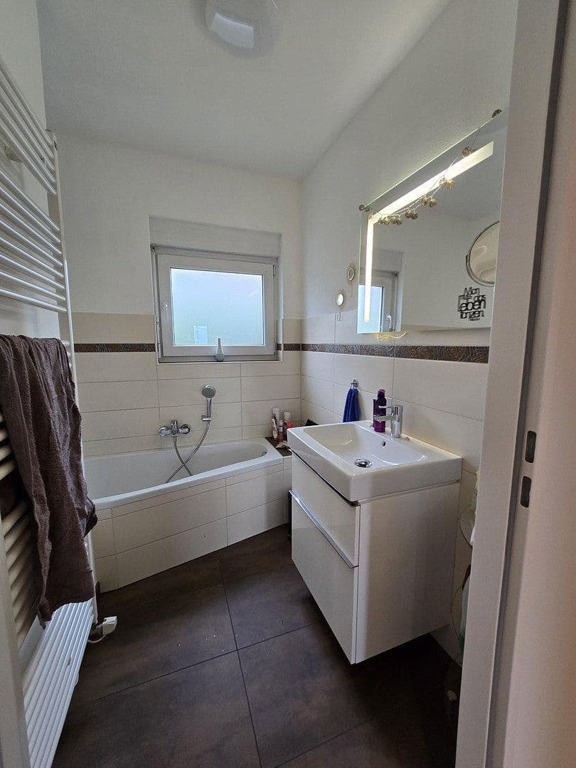 Prodej domu 240 m², pozemek 1.500 m², Hans-Staden-Allee 6, Homberg (Efze), Hessen Prodej domu 240 m², pozemek 1.500 m², Hans-Staden-Allee 6, Homberg (Efze), Hessen