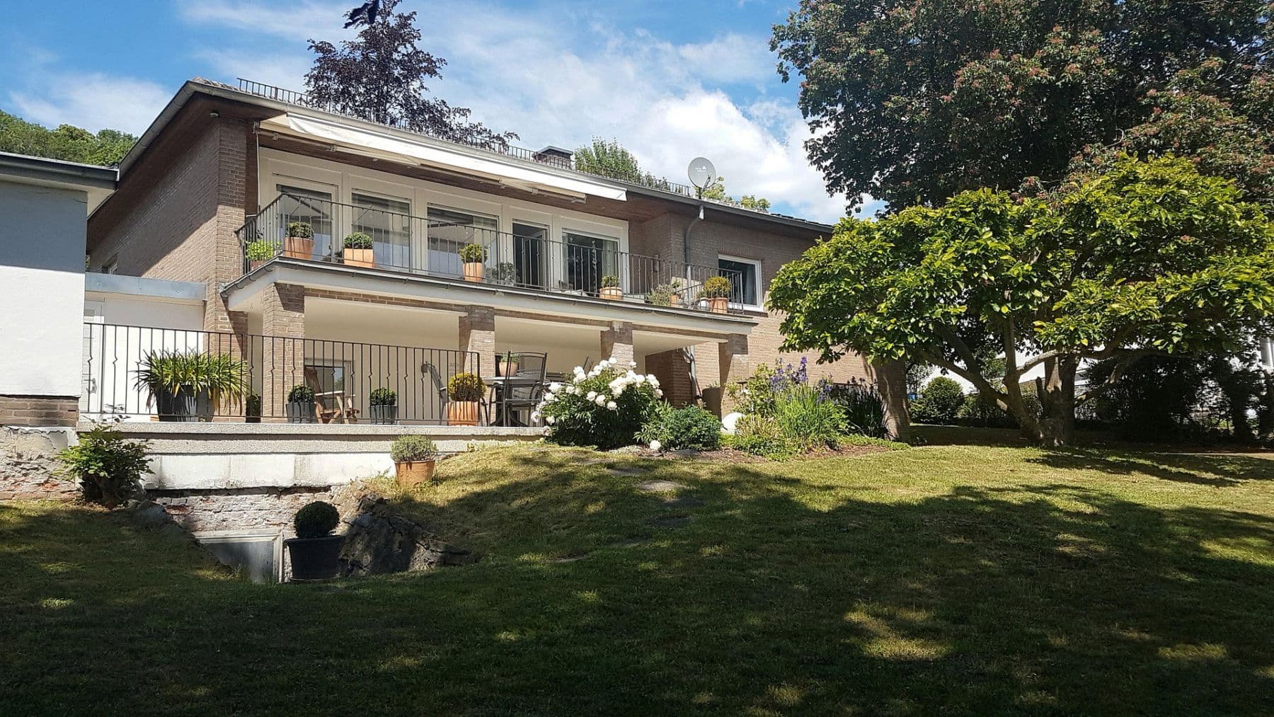 Prodej domu 240 m², pozemek 1.500 m², Hans-Staden-Allee 6, Homberg (Efze), Hessen Prodej domu 240 m², pozemek 1.500 m², Hans-Staden-Allee 6, Homberg (Efze), Hessen