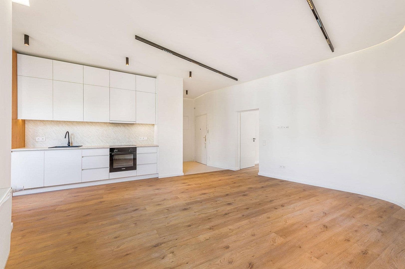 Prodej bytu 2+1 57 m², Berlin, Berlín Prodej bytu 2+1 57 m², Berlin, Berlín