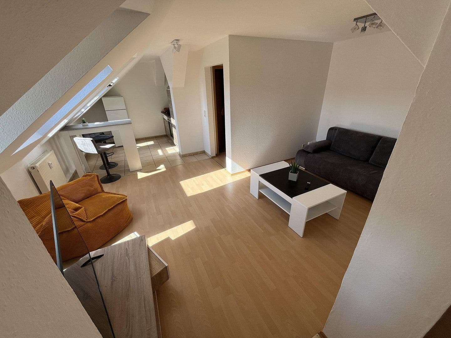 Pronájem bytu 2+1 48 m², Weststraße 36, Chemnitz, Sasko Pronájem bytu 2+1 48 m², Weststraße 36, Chemnitz, Sasko