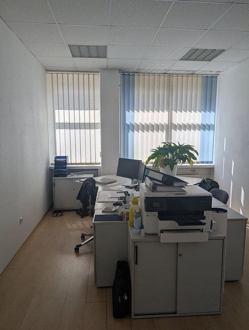 Pronájem nebytového prostoru 4.000 m², Werkstraße 3, Buch, Bavorsko Pronájem nebytového prostoru 4.000 m², Werkstraße 3, Buch, Bavorsko