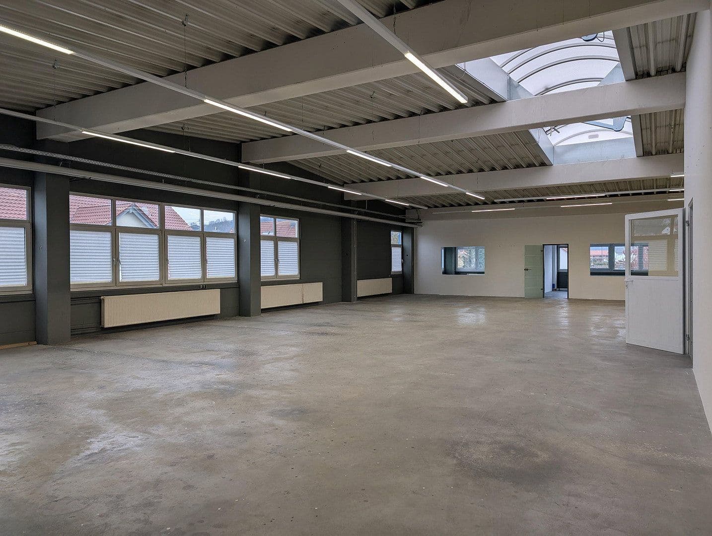 Pronájem nebytového prostoru 4.000 m², Werkstraße 3, Buch, Bavorsko Pronájem nebytového prostoru 4.000 m², Werkstraße 3, Buch, Bavorsko
