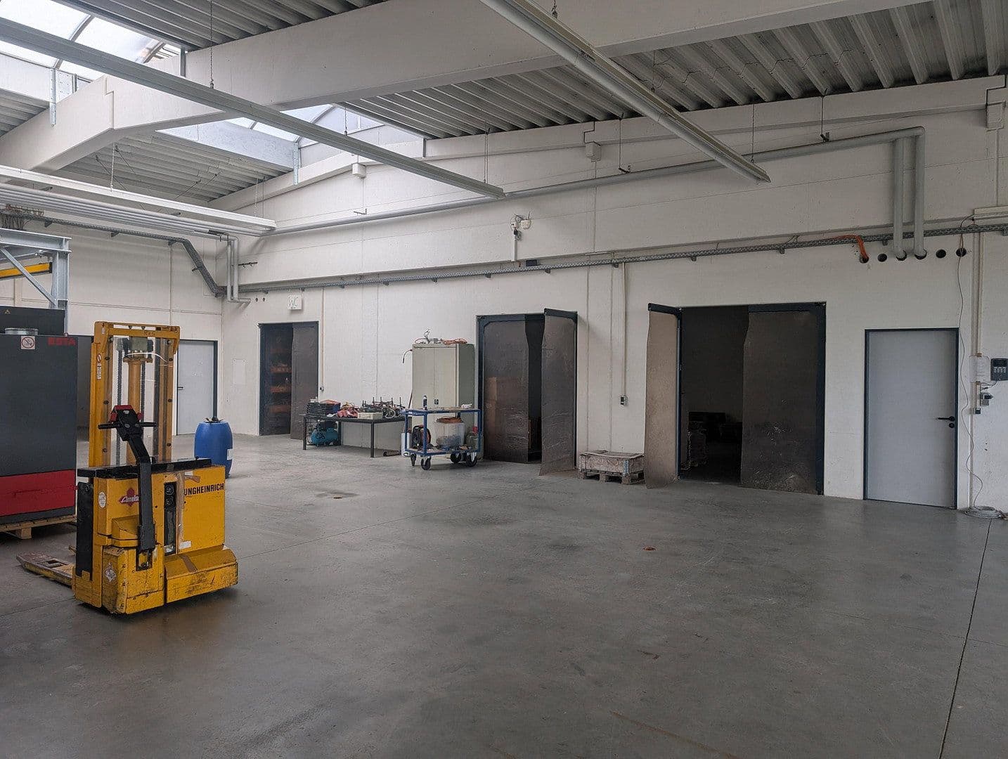 Pronájem nebytového prostoru 4.000 m², Werkstraße 3, Buch, Bavorsko Pronájem nebytového prostoru 4.000 m², Werkstraße 3, Buch, Bavorsko