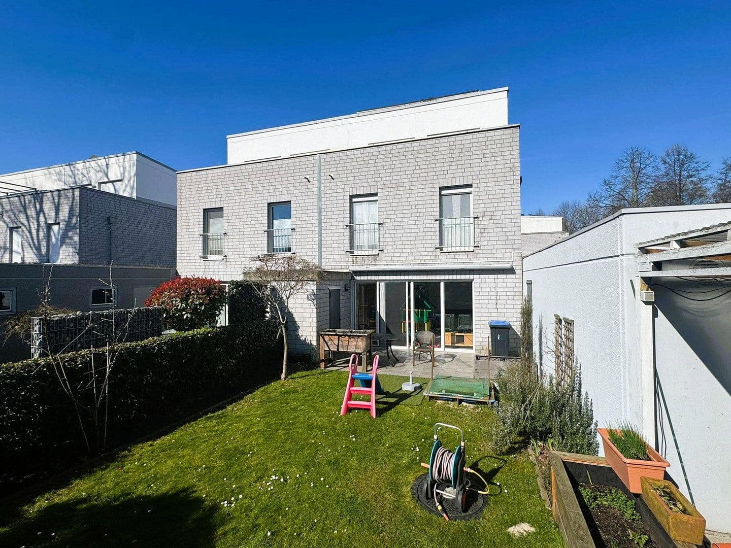 Prodej domu 173 m², pozemek 301 m², Marl, Severní Porýní-Vestfálsko Prodej domu 173 m², pozemek 301 m², Marl, Severní Porýní-Vestfálsko
