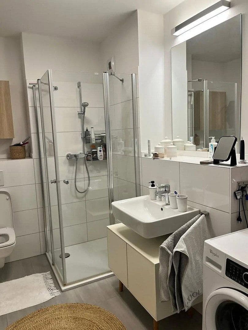 Pronájem bytu 2+kk 67 m², Düsseldorf, Severní Porýní-Vestfálsko Pronájem bytu 2+kk 67 m², Düsseldorf, Severní Porýní-Vestfálsko