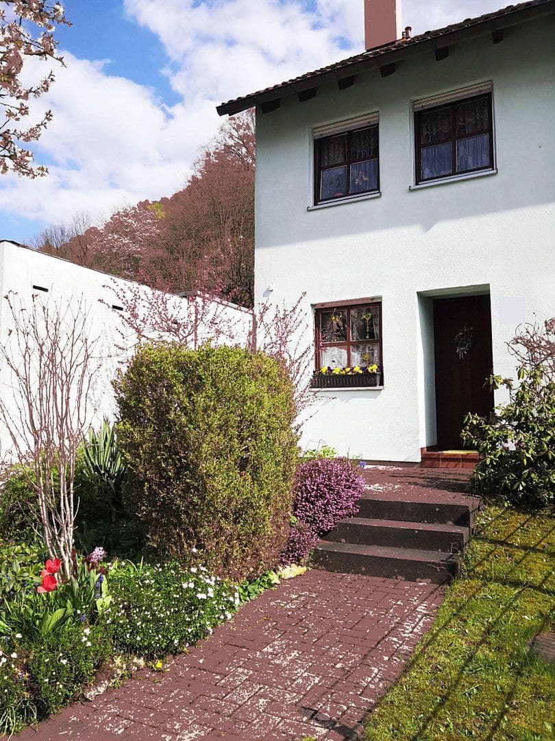 Prodej domu 137 m², pozemek 384 m², Kulmbach, Bavorsko Prodej domu 137 m², pozemek 384 m², Kulmbach, Bavorsko