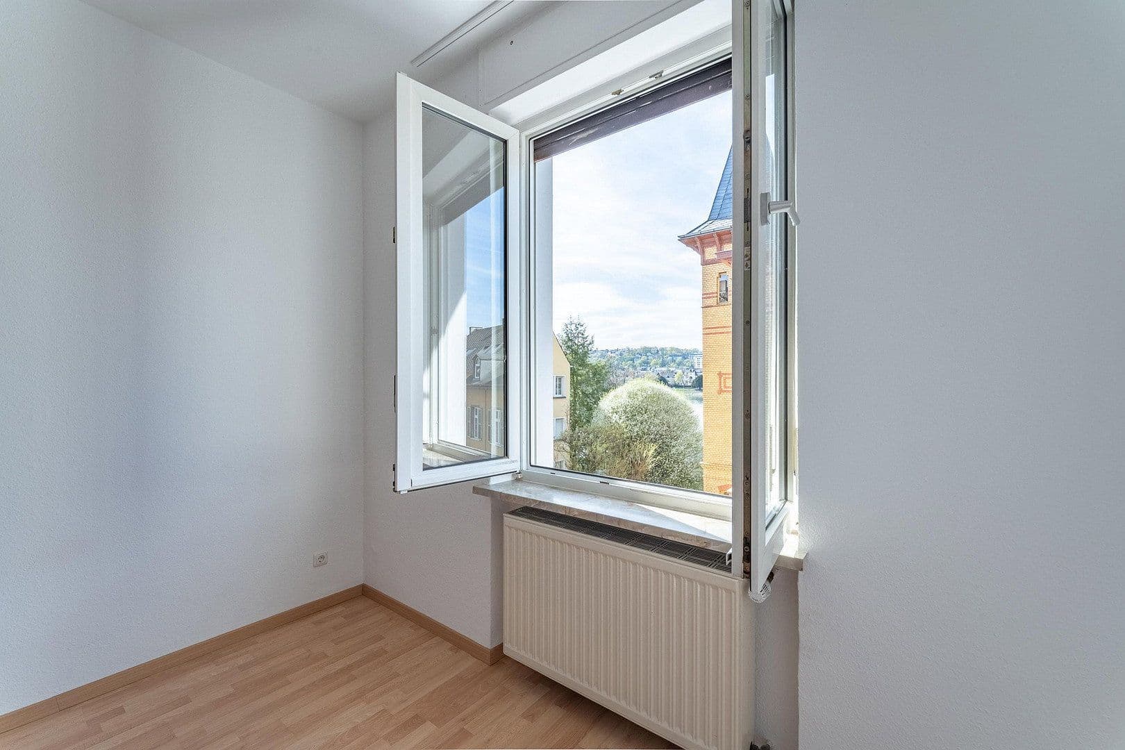 Pronájem bytu 4+1 120 m², Koblenz, Porýní-Falc Pronájem bytu 4+1 120 m², Koblenz, Porýní-Falc