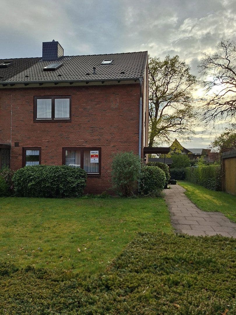 Prodej domu 130 m², pozemek 451 m², Norderstedt, Šlesvicko-Holštýnsko Prodej domu 130 m², pozemek 451 m², Norderstedt, Šlesvicko-Holštýnsko