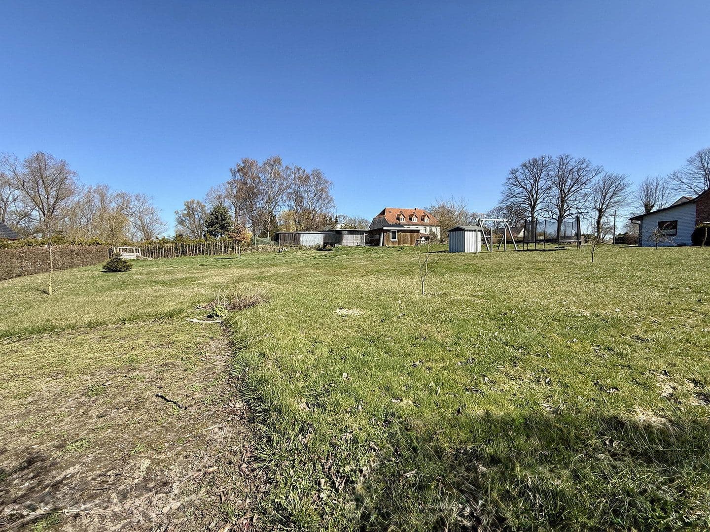 Prodej pozemku 690 m², Kartlow 34, Neuburg, Mecklenburg-Vorpommern Prodej pozemku 690 m², Kartlow 34, Neuburg, Mecklenburg-Vorpommern