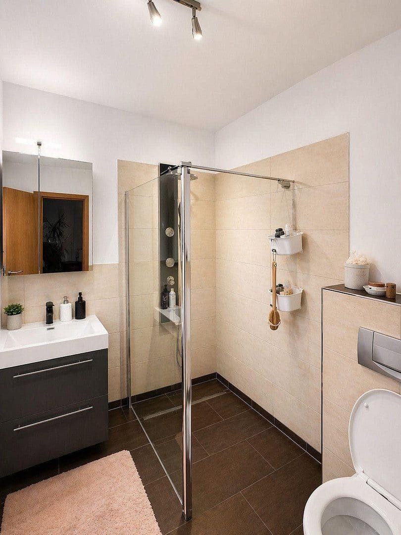 Pronájem bytu 2+1 68 m², Solingen, Severní Porýní-Vestfálsko Pronájem bytu 2+1 68 m², Solingen, Severní Porýní-Vestfálsko