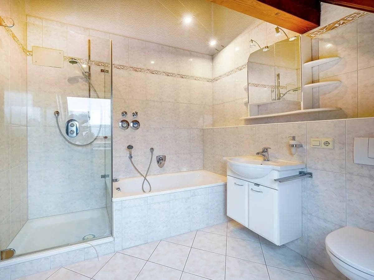 Pronájem bytu 3+kk 115 m², Bachstraße 37, Rheinstetten, Bádensko-Württembersko Pronájem bytu 3+kk 115 m², Bachstraße 37, Rheinstetten, Bádensko-Württembersko