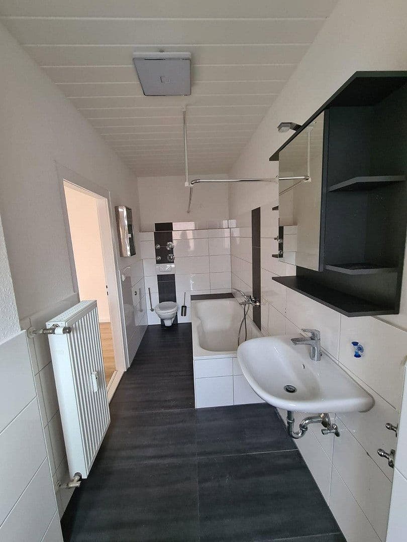 Pronájem bytu 3+1 80 m², Wormser Straße 24, Nackenheim, Porýní-Falc Pronájem bytu 3+1 80 m², Wormser Straße 24, Nackenheim, Porýní-Falc