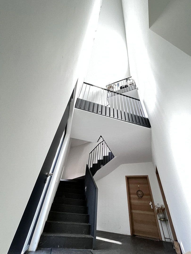 Prodej domu 568 m², pozemek 704 m², Schwarzer Weg 20 c, Trier, Porýní-Falc Prodej domu 568 m², pozemek 704 m², Schwarzer Weg 20 c, Trier, Porýní-Falc