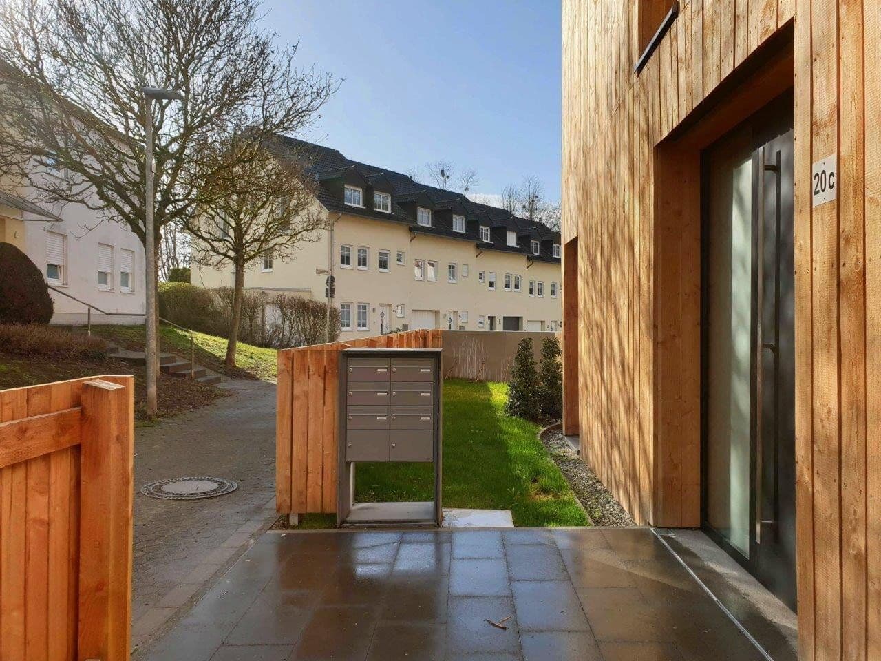 Prodej domu 568 m², pozemek 704 m², Schwarzer Weg 20 c, Trier, Porýní-Falc Prodej domu 568 m², pozemek 704 m², Schwarzer Weg 20 c, Trier, Porýní-Falc