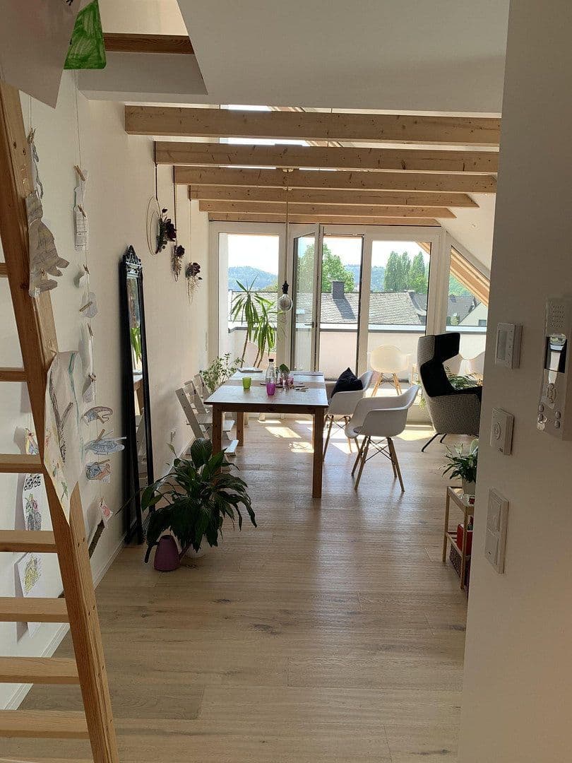 Prodej domu 568 m², pozemek 704 m², Schwarzer Weg 20 c, Trier, Porýní-Falc Prodej domu 568 m², pozemek 704 m², Schwarzer Weg 20 c, Trier, Porýní-Falc