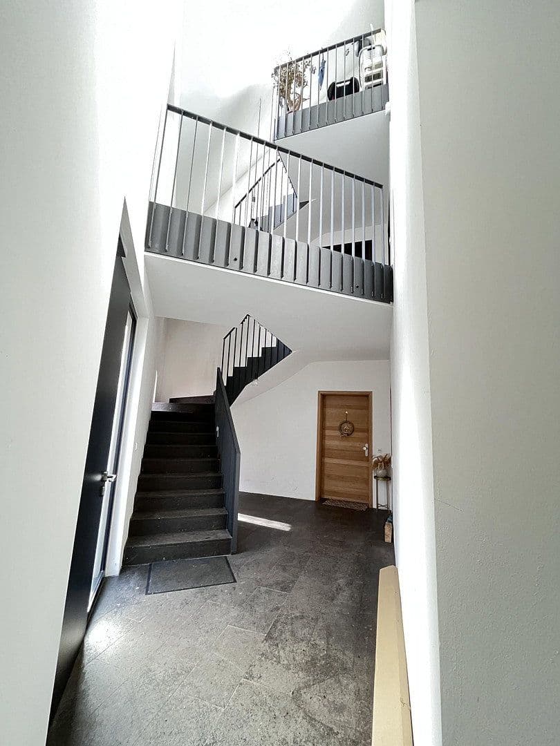 Prodej domu 568 m², pozemek 704 m², Schwarzer Weg 20 c, Trier, Porýní-Falc Prodej domu 568 m², pozemek 704 m², Schwarzer Weg 20 c, Trier, Porýní-Falc