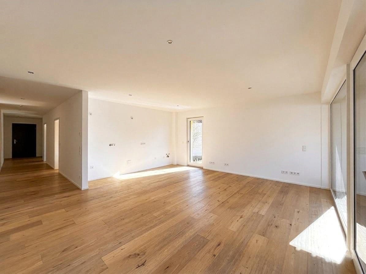 Prodej domu 568 m², pozemek 704 m², Schwarzer Weg 20 c, Trier, Porýní-Falc Prodej domu 568 m², pozemek 704 m², Schwarzer Weg 20 c, Trier, Porýní-Falc