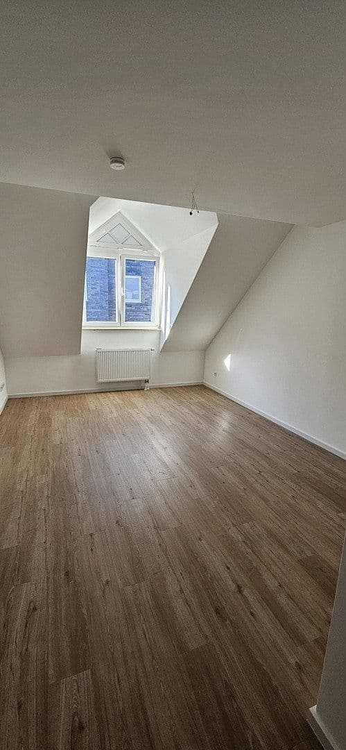 Pronájem bytu 4+1 116 m², Ratingen, Severní Porýní-Vestfálsko Pronájem bytu 4+1 116 m², Ratingen, Severní Porýní-Vestfálsko