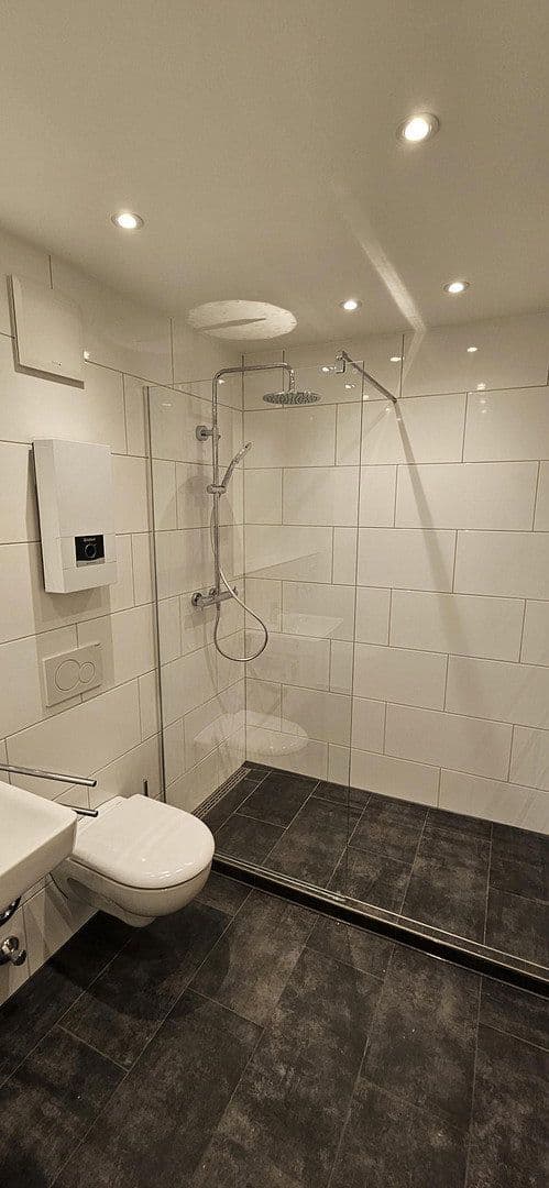 Pronájem bytu 4+1 116 m², Ratingen, Severní Porýní-Vestfálsko Pronájem bytu 4+1 116 m², Ratingen, Severní Porýní-Vestfálsko