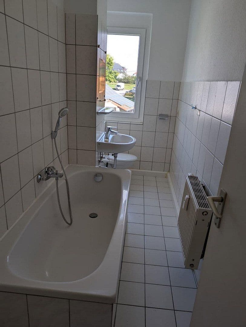 Pronájem bytu 4+1 75 m², Seligenstädter Straße 12, Gera - Aga, Durynsko Pronájem bytu 4+1 75 m², Seligenstädter Straße 12, Gera - Aga, Durynsko