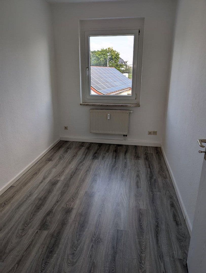 Pronájem bytu 4+1 75 m², Seligenstädter Straße 12, Gera - Aga, Durynsko Pronájem bytu 4+1 75 m², Seligenstädter Straße 12, Gera - Aga, Durynsko