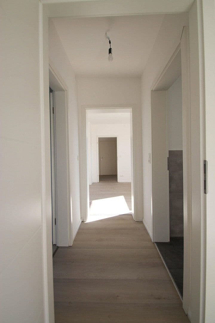 Pronájem bytu 4+1 68 m², Ivendorfer Landstr. 2, Lübeck, Šlesvicko-Holštýnsko Pronájem bytu 4+1 68 m², Ivendorfer Landstr. 2, Lübeck, Šlesvicko-Holštýnsko