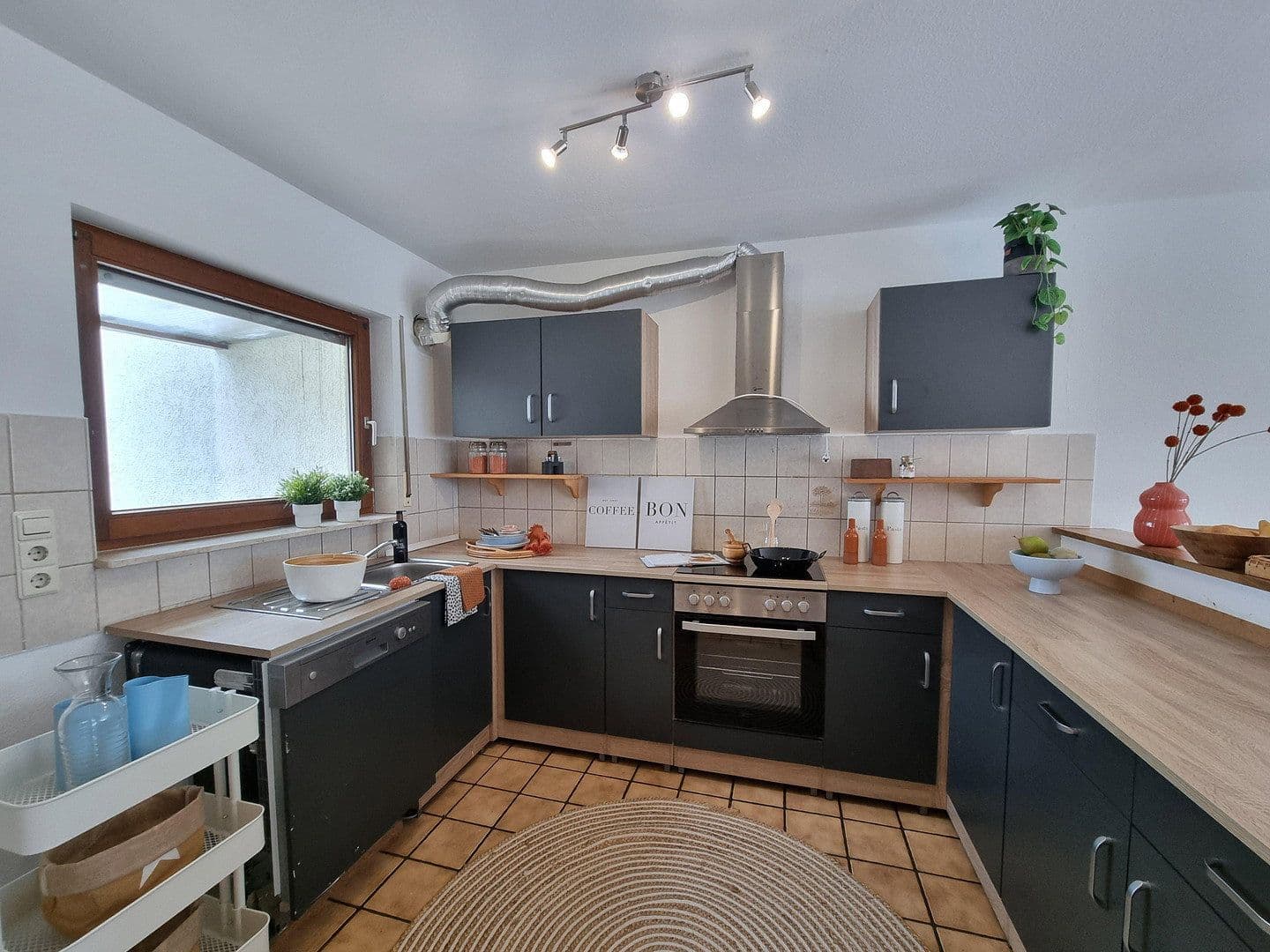 Prodej domu 120 m², pozemek 131 m², Illingen, Bádensko-Württembersko Prodej domu 120 m², pozemek 131 m², Illingen, Bádensko-Württembersko