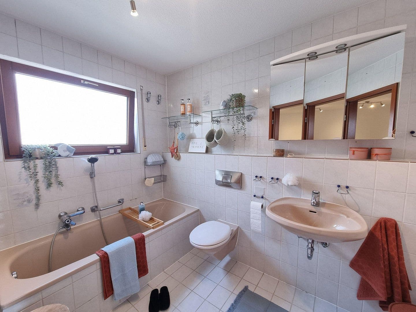 Prodej domu 120 m², pozemek 131 m², Illingen, Bádensko-Württembersko Prodej domu 120 m², pozemek 131 m², Illingen, Bádensko-Württembersko
