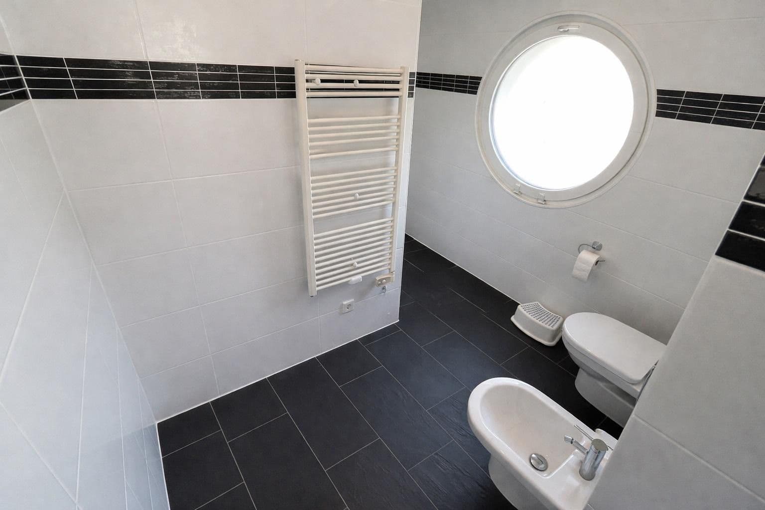 Prodej domu 334 m², pozemek 476 m², Anna-Nopper-Str. 17, Kornwestheim, Bádensko-Württembersko Prodej domu 334 m², pozemek 476 m², Anna-Nopper-Str. 17, Kornwestheim, Bádensko-Württembersko