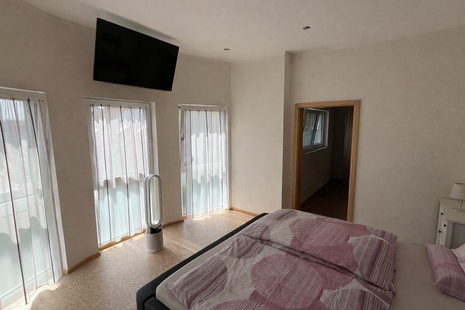 Prodej domu 334 m², pozemek 476 m², Anna-Nopper-Str. 17, Kornwestheim, Bádensko-Württembersko Prodej domu 334 m², pozemek 476 m², Anna-Nopper-Str. 17, Kornwestheim, Bádensko-Württembersko