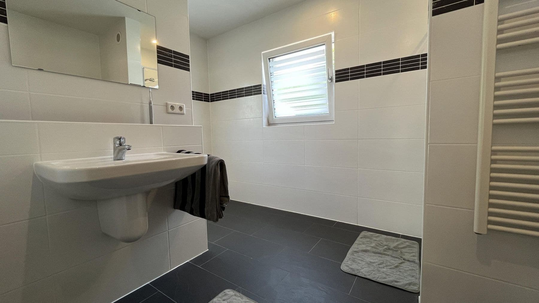 Prodej domu 334 m², pozemek 476 m², Anna-Nopper-Str. 17, Kornwestheim, Bádensko-Württembersko Prodej domu 334 m², pozemek 476 m², Anna-Nopper-Str. 17, Kornwestheim, Bádensko-Württembersko