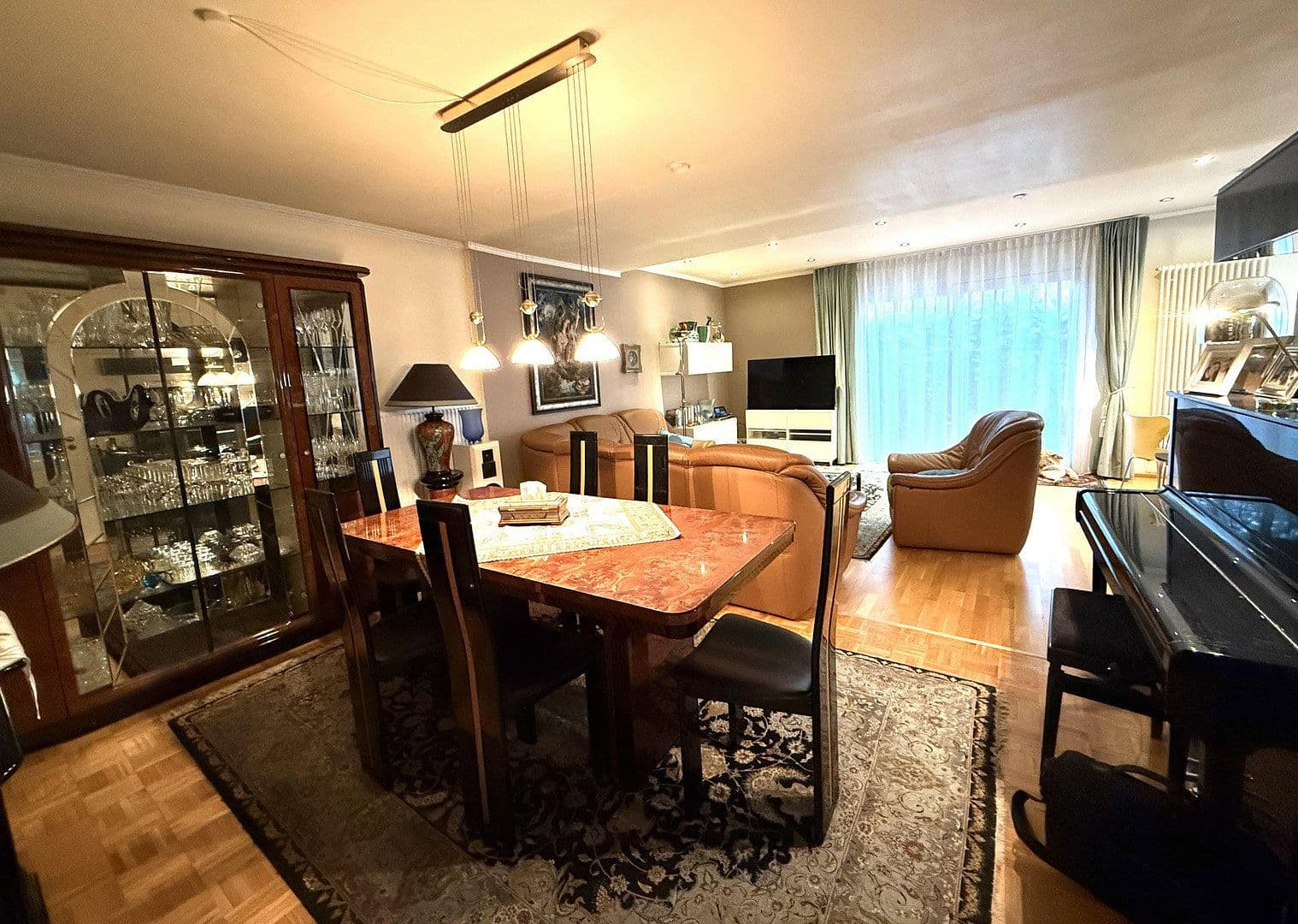 Prodej domu 293 m², pozemek 1.000 m², Nieder-Olm, Porýní-Falc Prodej domu 293 m², pozemek 1.000 m², Nieder-Olm, Porýní-Falc