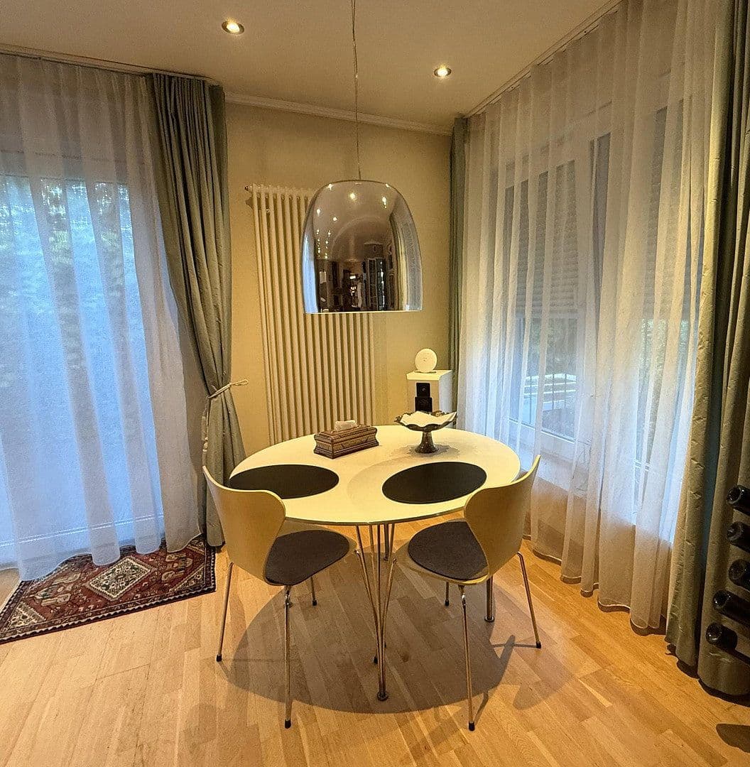 Prodej domu 293 m², pozemek 1.000 m², Nieder-Olm, Porýní-Falc Prodej domu 293 m², pozemek 1.000 m², Nieder-Olm, Porýní-Falc