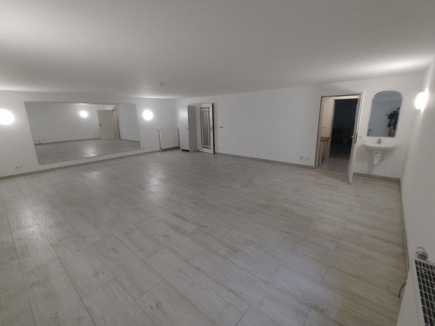 Pronájem domu 357 m², pozemek 1.008 m², Hamburg, Hamburg Pronájem domu 357 m², pozemek 1.008 m², Hamburg, Hamburg