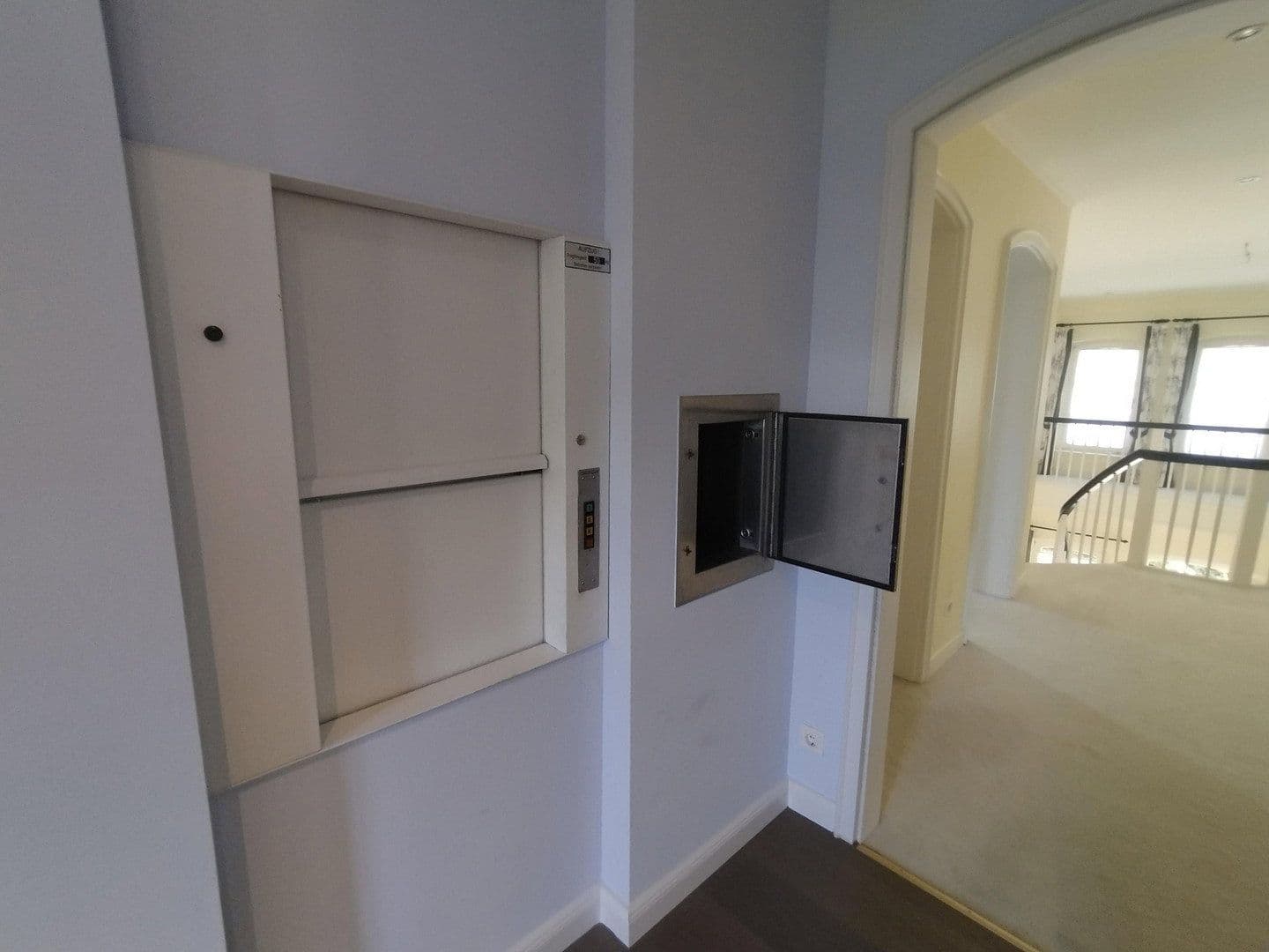 Pronájem domu 357 m², pozemek 1.008 m², Hamburg, Hamburg Pronájem domu 357 m², pozemek 1.008 m², Hamburg, Hamburg